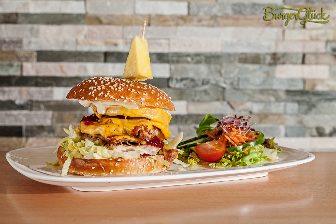 Unsere aktuelle Hamburger Spezialität: Der Hawaii-Burger